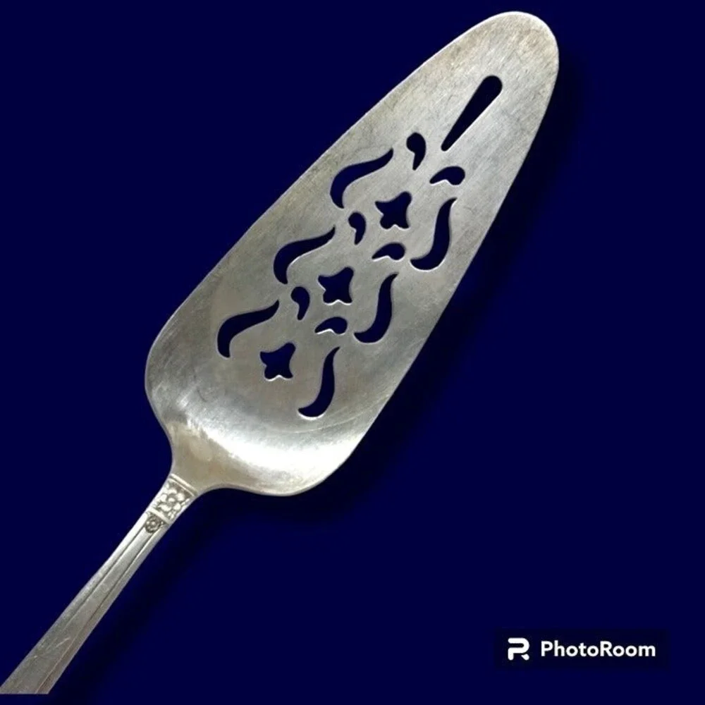 National Silver Company-King Edwards Silverplate Inauguration Pierced Pie Server